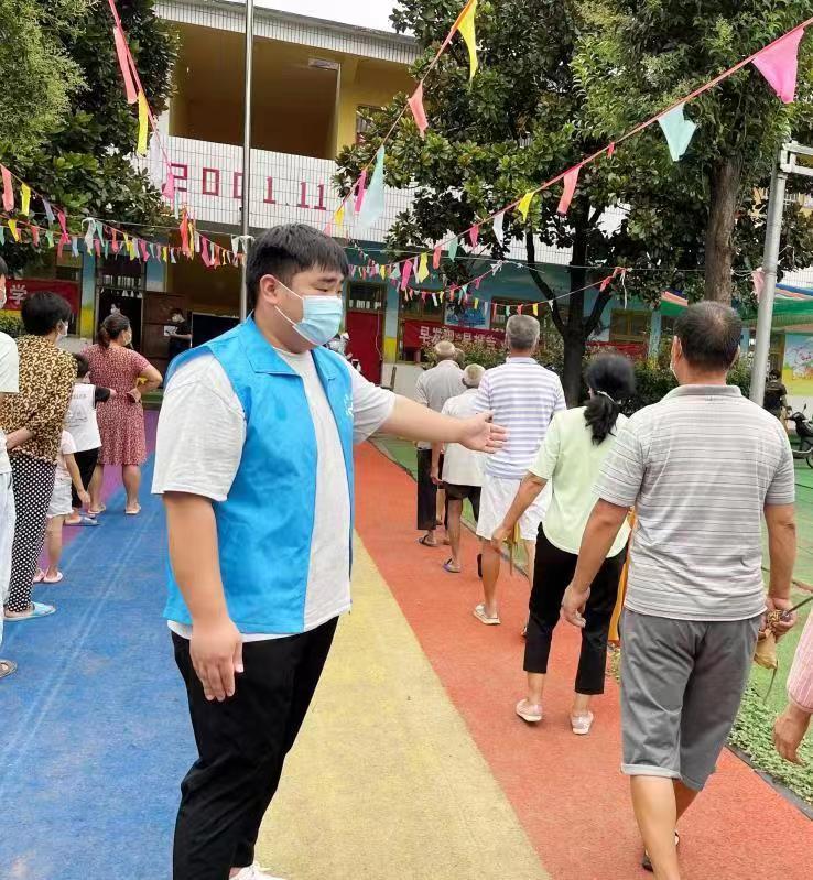 返乡显担当 新京葡萄官网入口学子在全国大学生社会实践活动中获“国奖”