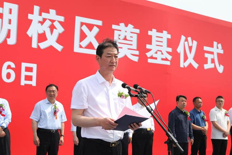 说明: https://img3.chinadaily.com.cn/images/202305/16/646372c0a3105379f571868f.jpeg